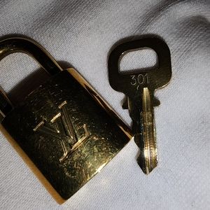 LV Lock & Key 301